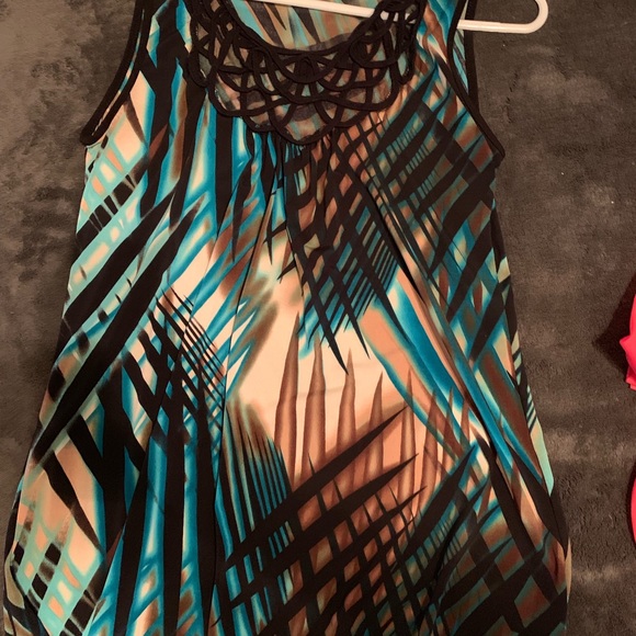 Tops - Picture 5 of 8